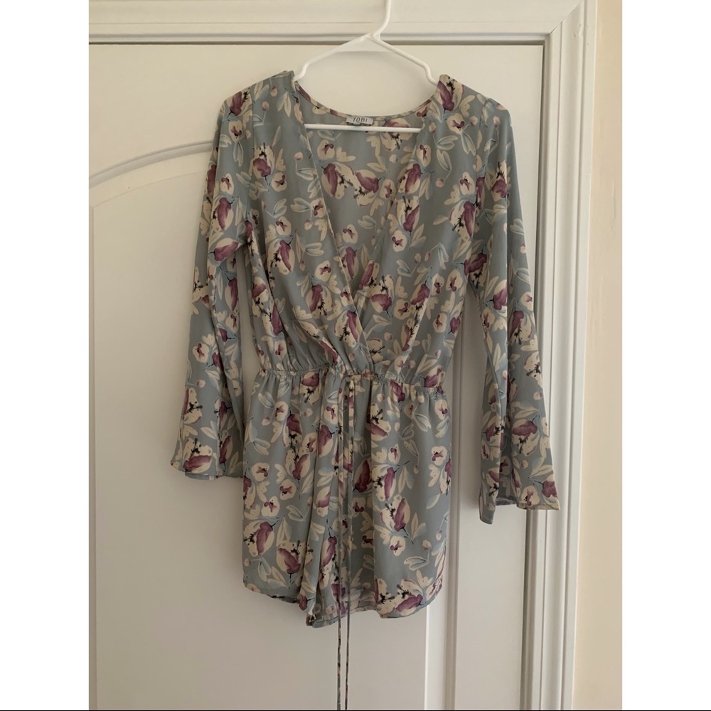 Tobi floral romper size small